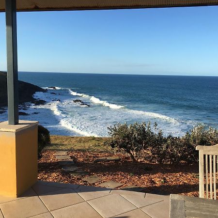 Oceanscape Luxury Beachfront Villas Scotts Head Bagian luar foto