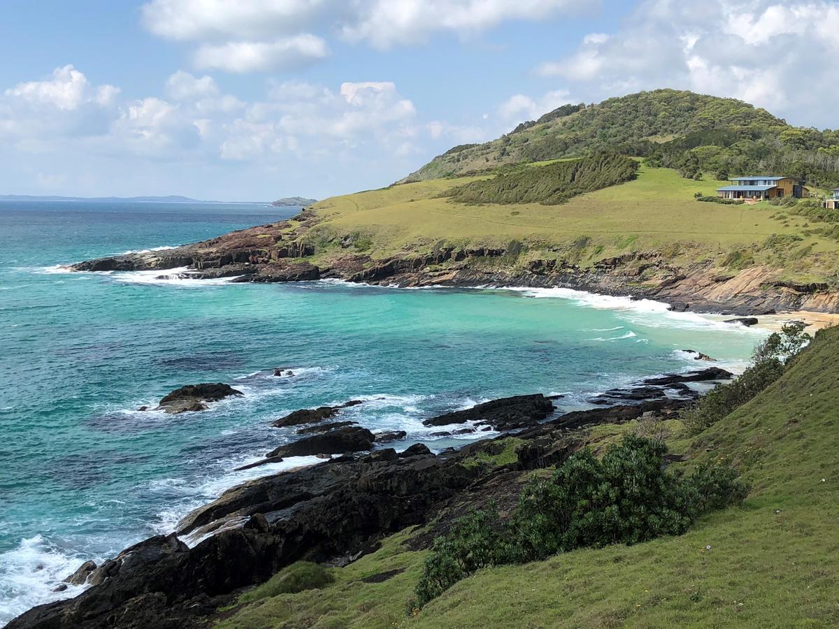 Oceanscape Luxury Beachfront Villas Scotts Head Bagian luar foto
