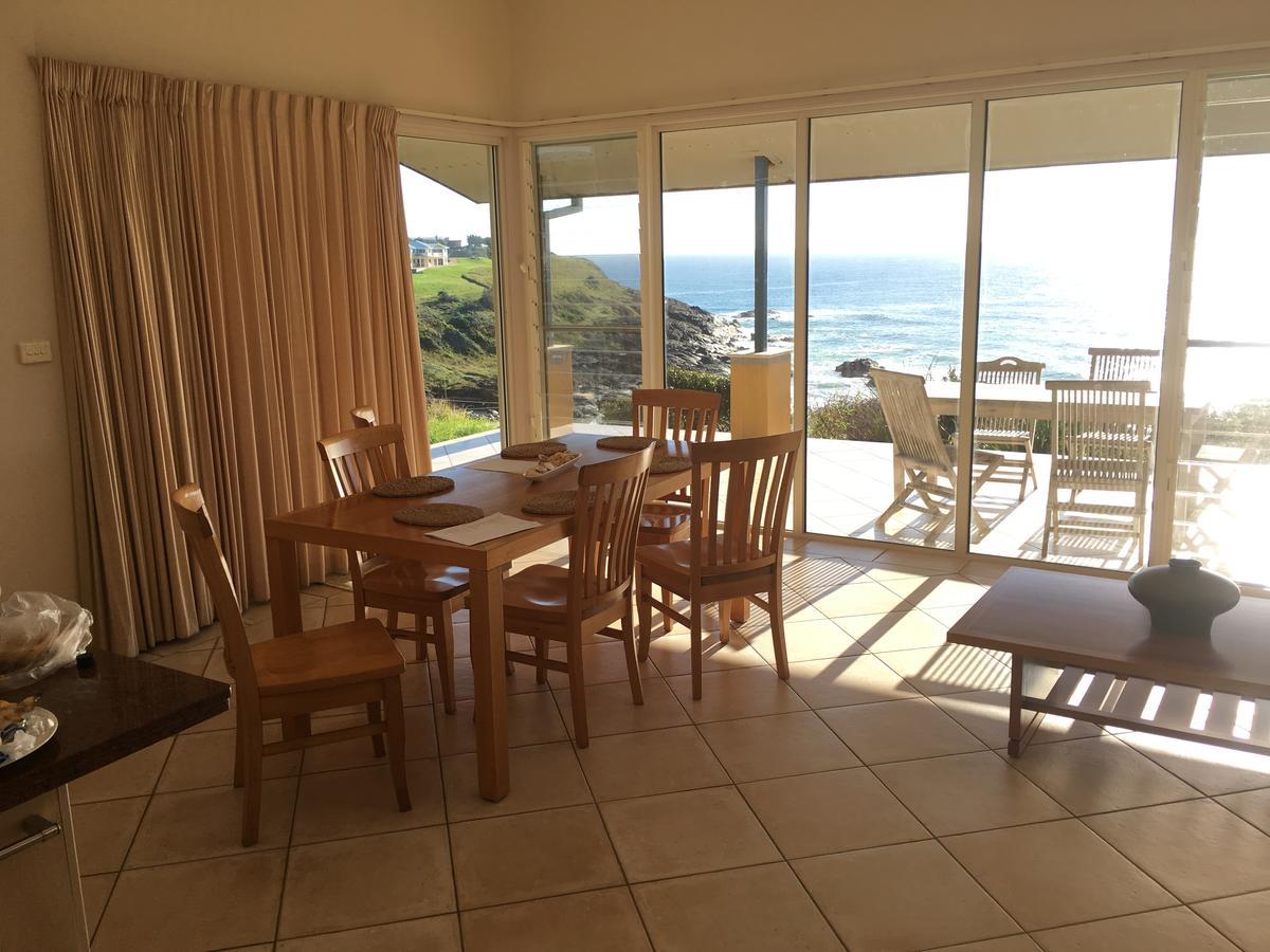 Oceanscape Luxury Beachfront Villas Scotts Head Bagian luar foto